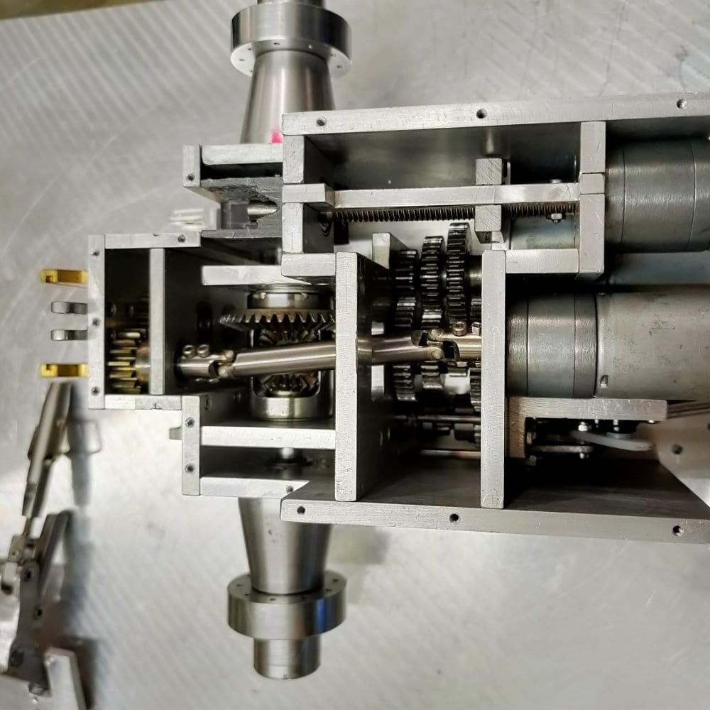 The gear box is completely self made and works very smoothly